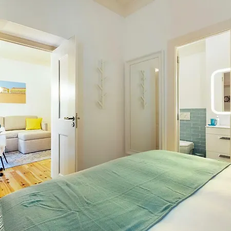 Downtown Trendy Flat For 4, Near Metro アパート リスボン